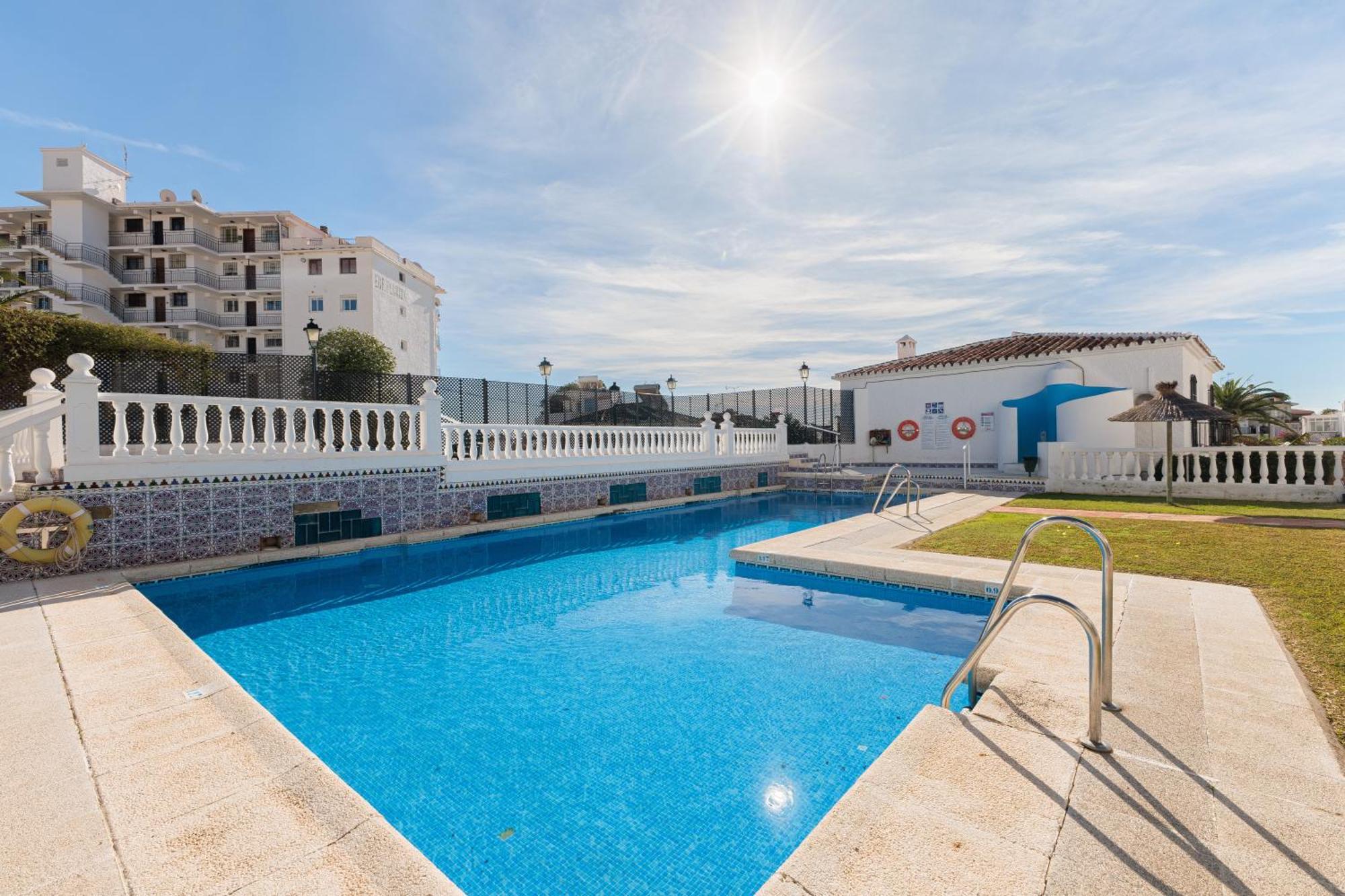 1 Bedroom In Verano Azul, Free Wi-Fi Nerja Eksteriør billede