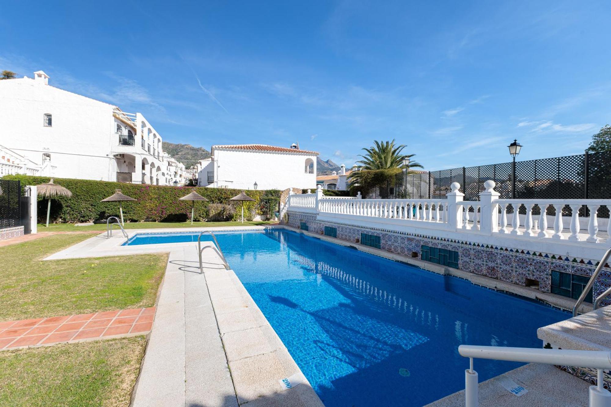 1 Bedroom In Verano Azul, Free Wi-Fi Nerja Eksteriør billede