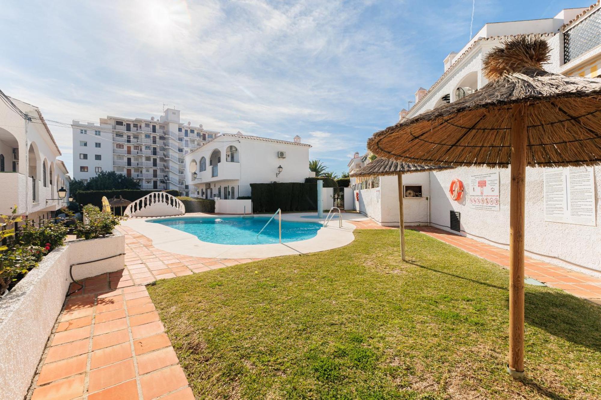 1 Bedroom In Verano Azul, Free Wi-Fi Nerja Eksteriør billede