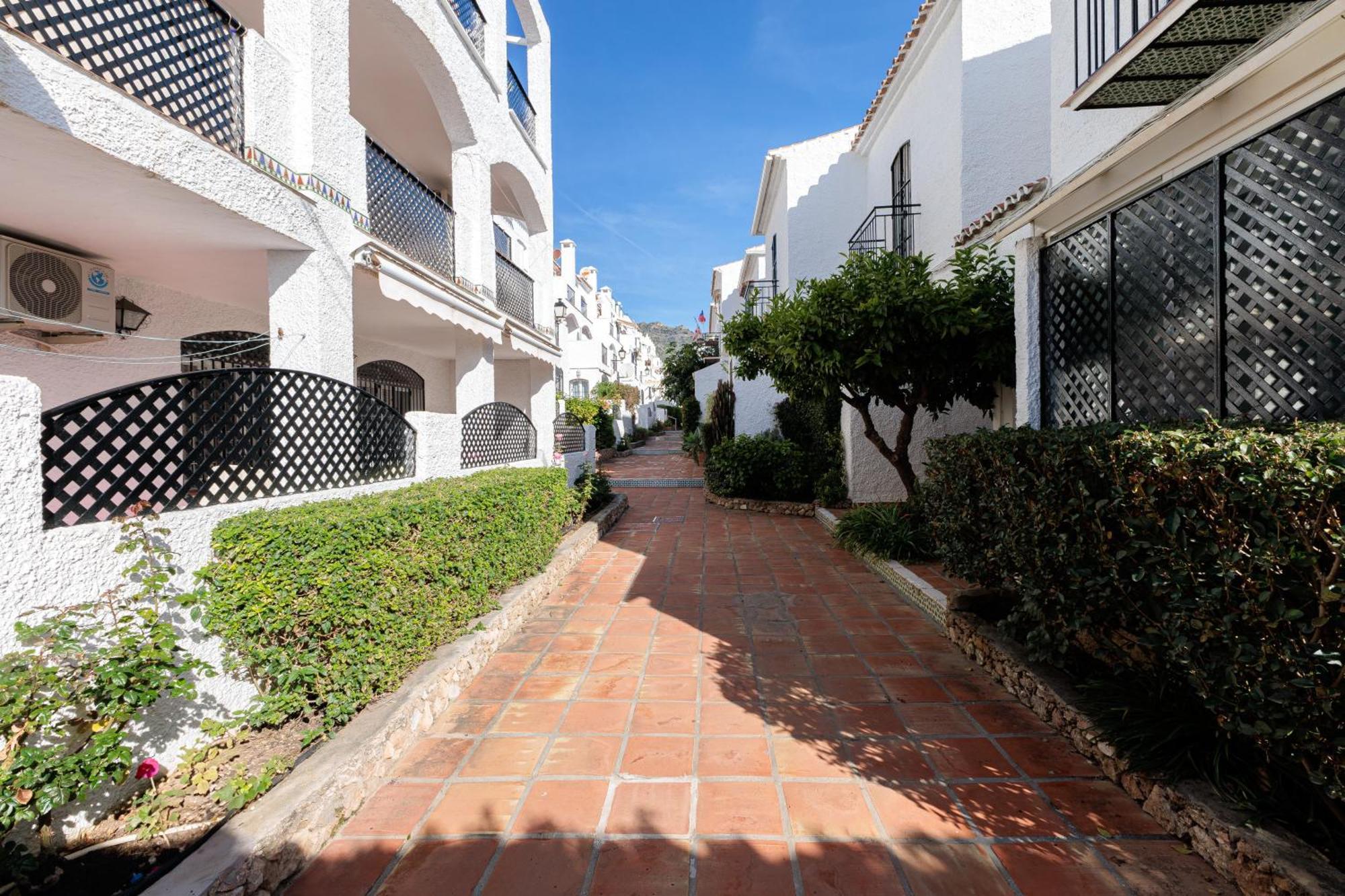 1 Bedroom In Verano Azul, Free Wi-Fi Nerja Eksteriør billede